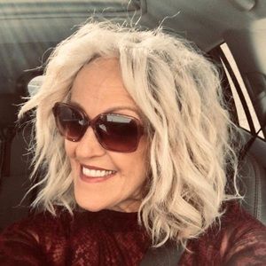 Meet your Posher, Lorraine